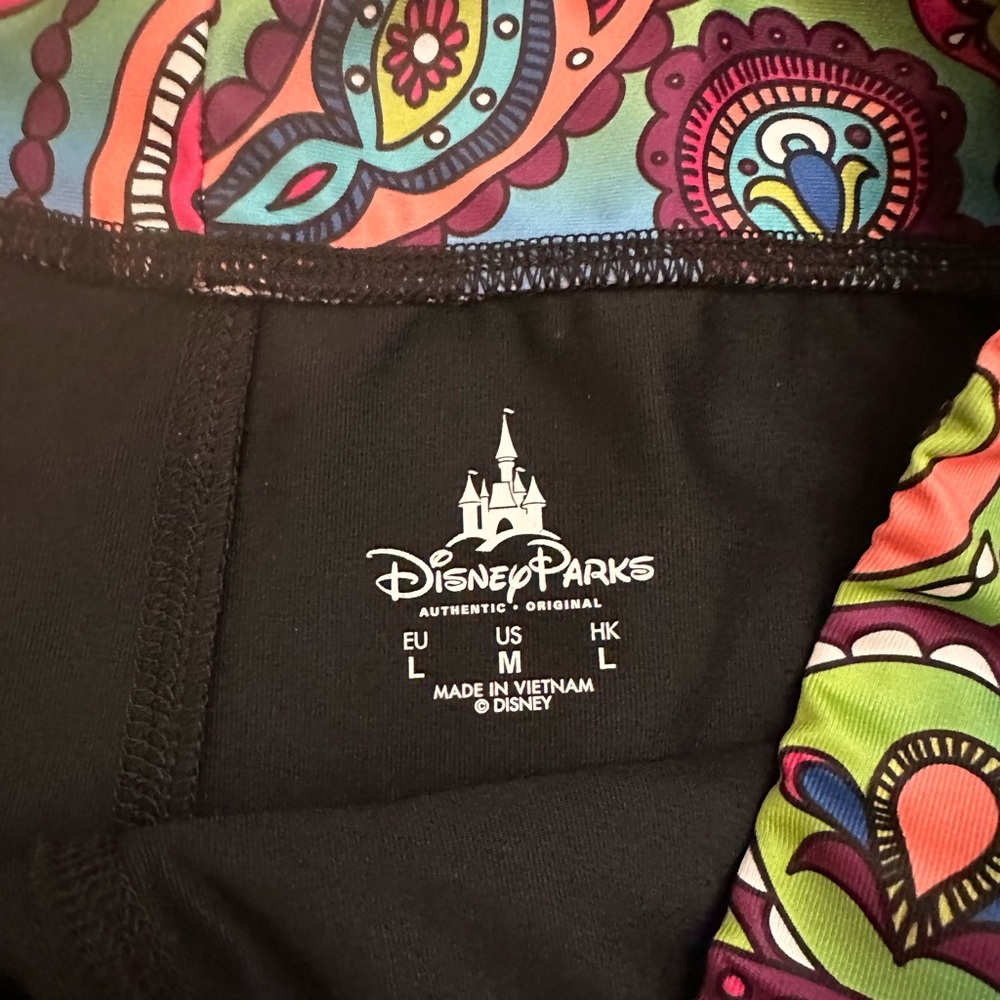 NWOT Disney Parks yoga leggings size medium - Picture 4 of 6